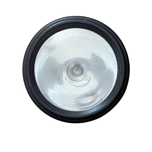 Vintage Coleman 2 D Green Flashlight - Working and Collectible! - Picture 6 of 9